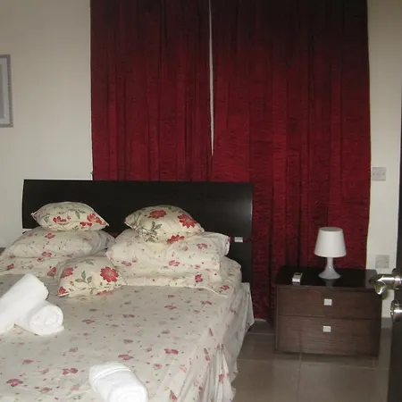 Polyxenia Isaak Heaven Pernera *