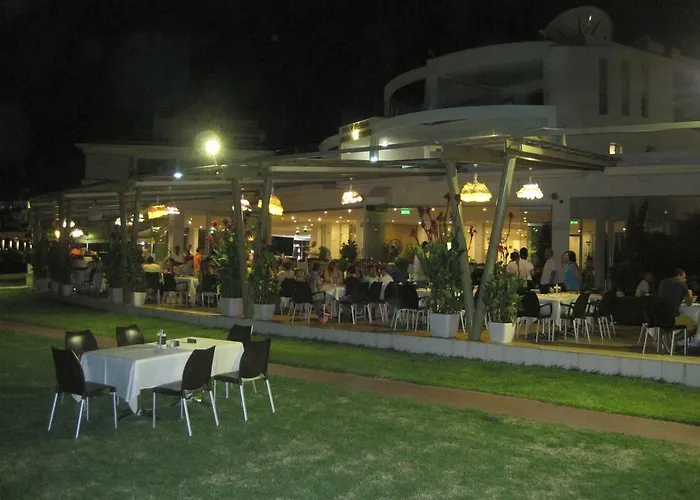 Polyxenia Isaak Heaven Pernera 别墅 *