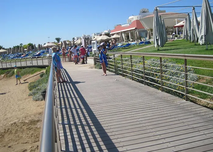 别墅 Polyxenia Isaak Heaven Pernera