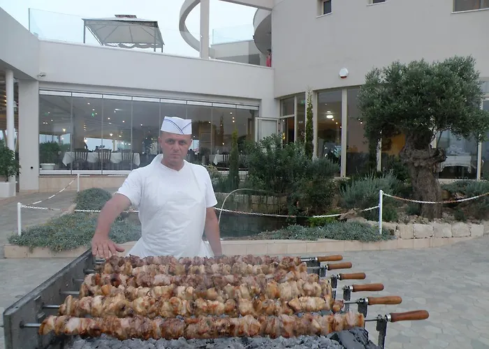 Polyxenia Isaak Heaven Pernera Protaras