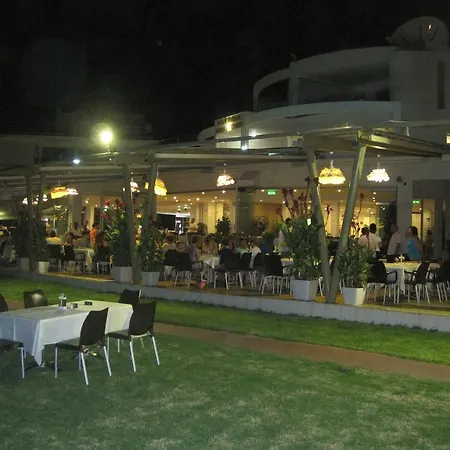 Polyxenia Isaak Heaven Pernera Villa *