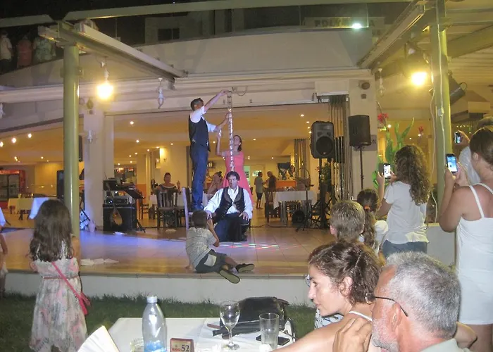 Polyxenia Isaak Heaven Pernera Villa